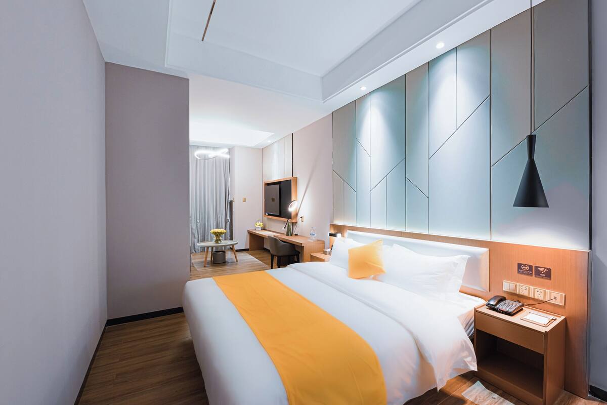 Cortinas blackout, tabla de planchar con plancha y wifi gratis 