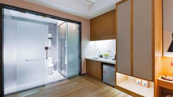 Basic-Einzelzimmer, Balkon, Stadtblick | Badezimmer