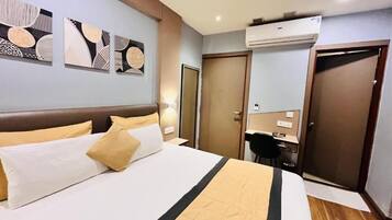 Chambre Deluxe double, balcon, vue sur la ville | Accès au Wi-Fi (inclus)