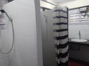 ห้องพัก, 1 ห้องนอน, สูบบุหรี่ได้ | ห้องน้ำ