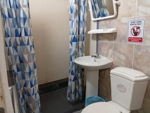 ห้องพัก, 1 ห้องนอน, สูบบุหรี่ได้ | ห้องน้ำ
