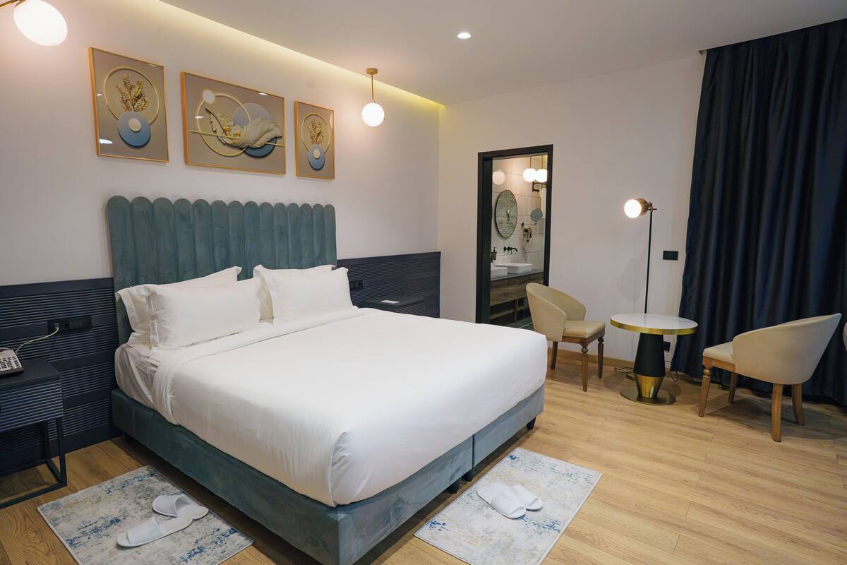 Comfort Suite, City View | Desk, laptop workspace, iron/ironing board, free WiFi