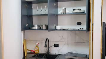 Comfort Suite, City View | Private kitchen | Mini-fridge