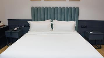 Comfort Suite, City View | Desk, laptop workspace, iron/ironing board, WiFi (free)