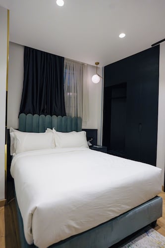 Vora Addis Hotel