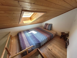 3 dormitorios, escritorio, wifi gratis y ropa de cama