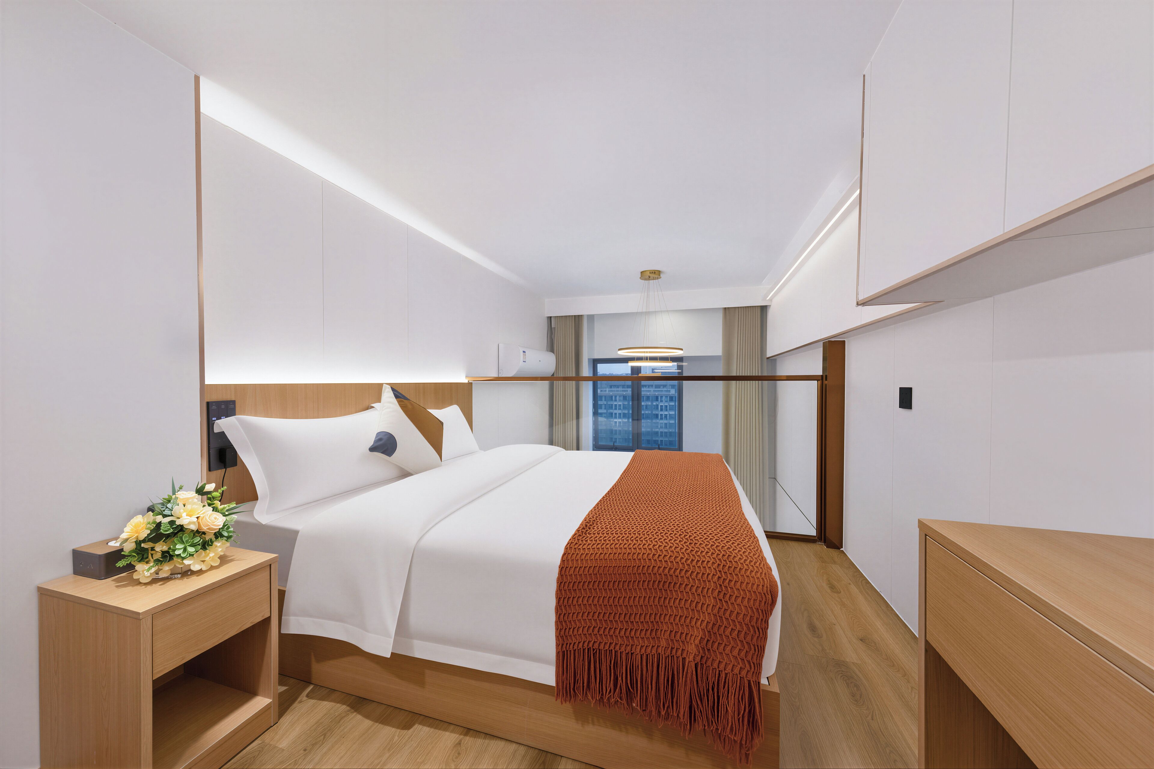 Deluxe Duplex King Suite