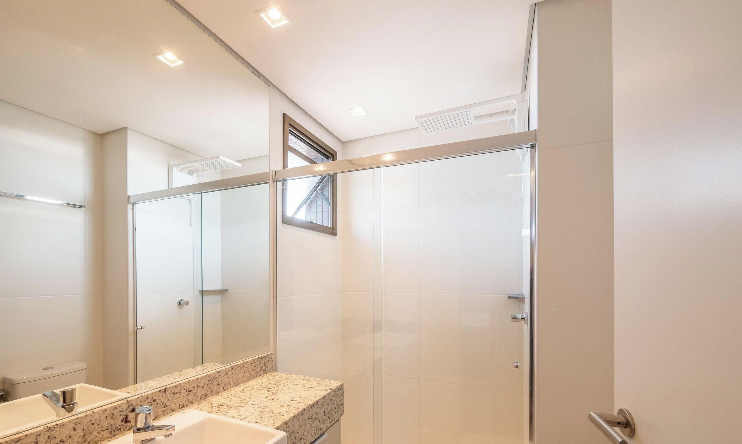 Basic Apartment | Bathroom