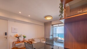 Ảnh chưa phân loại, 3 trong số 6 ảnh, nút