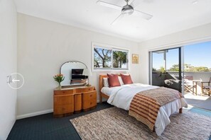 Room - Spacious luxury oasis in Seaforth - 10 mins to the beach! (Seaforth)