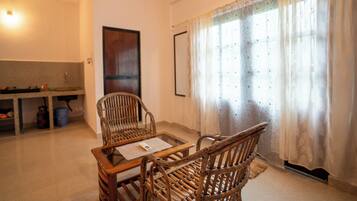 Desk, laptop workspace, WiFi (free)