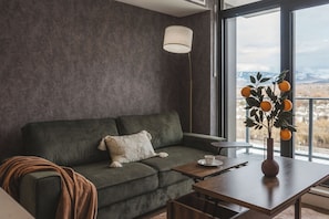 Unclassified image, 4 of 30, button - Luna Suite | Pet-Friendly 1BR (Kelowna)