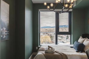 Unclassified image, 5 of 30, button - Luna Suite | Pet-Friendly 1BR (Kelowna)