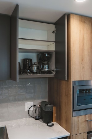Unclassified image, 3 of 30, button - Luna Suite | Pet-Friendly 1BR (Kelowna)