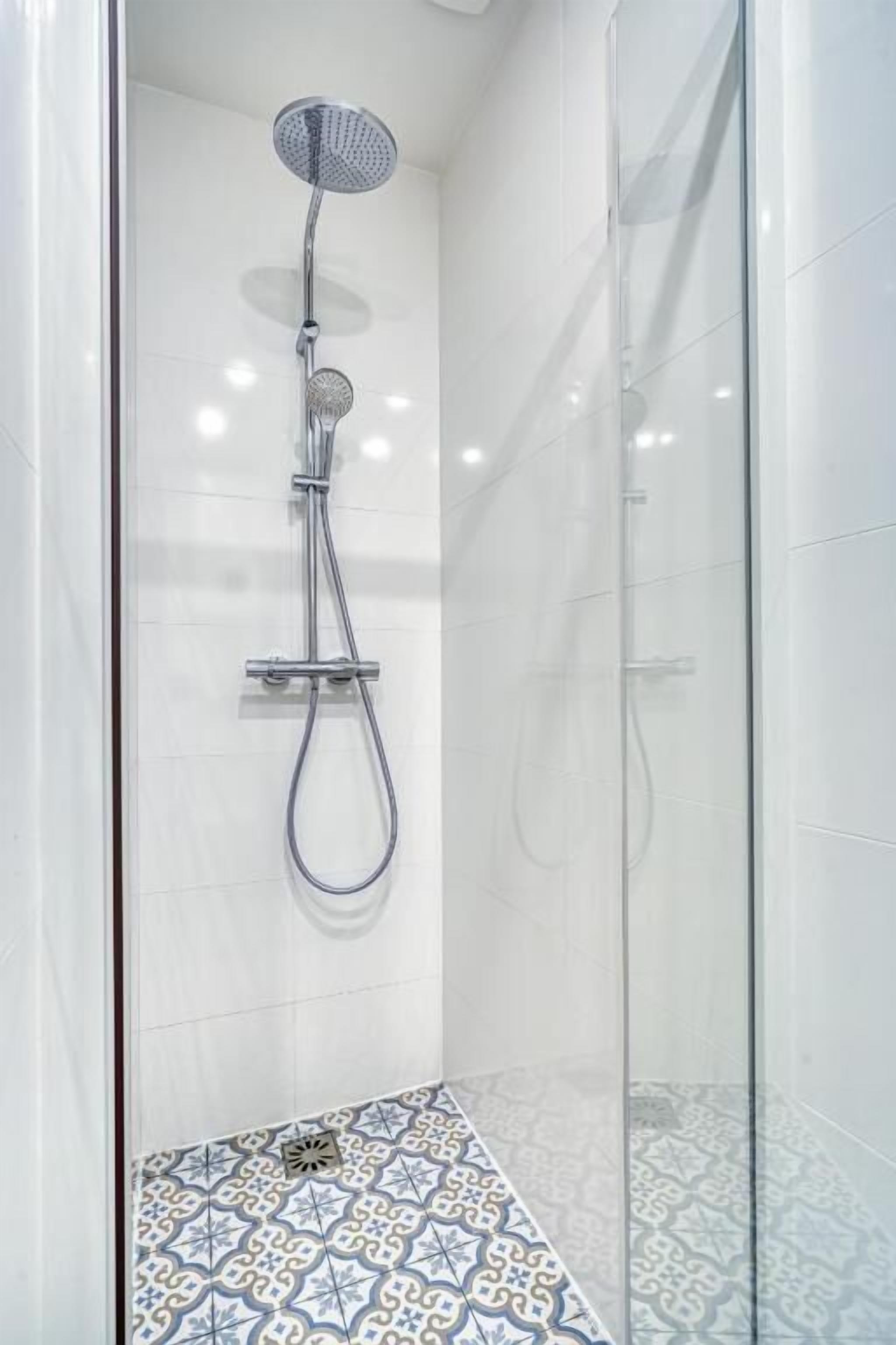 Superior Studio | Bathroom