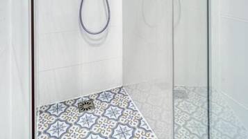 Superior Studio | Bathroom