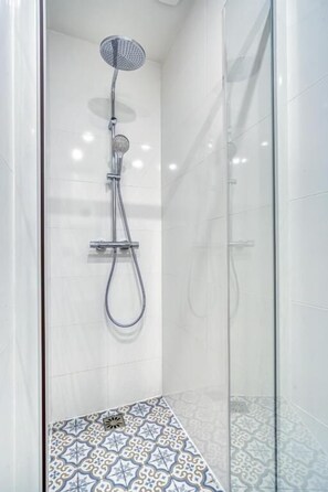 Estudio superior | Baño