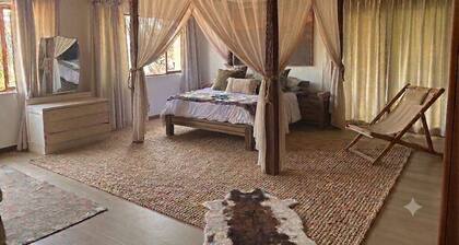 Large Family Villa with Swimming Pool on the Panorama Route close to Kruger Park