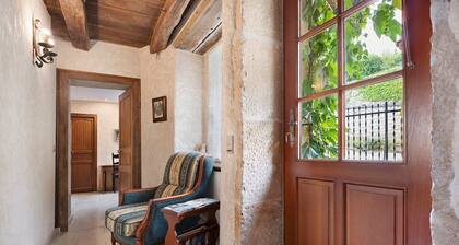 La Demoiselle Guesthouse – Wi-Fi Included
