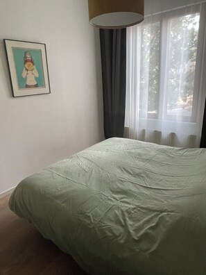 Room - Quietly Located Artistic Apartment in Downtown Antwerp (Antwerpen)