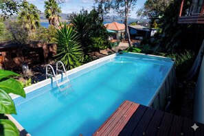 Outdoor pool - Fabulous 5-bedroom Farmhouse style house with beautiful views in Hartbeespoort (Hartbeespoort)