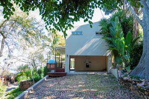 Exterior - Fabulous 5-bedroom Farmhouse style house with beautiful views in Hartbeespoort (Hartbeespoort)