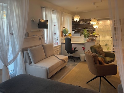 Résidence Blanc Suites - Private Ferienresidenz mit Pool & Garten - nahe Flughafen Straubing - Wallmühle