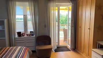 Studio Balcon Douceur ( Sanftheit ) | In-room safe, iron/ironing board, WiFi (free)