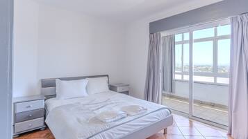 Iron/ironing board, WiFi (free), bed sheets