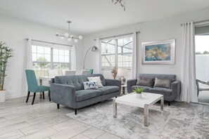 Living area - Spacious Family Retreat w/ Pvt Pool + BBQ at Champions Gate (Davenport)