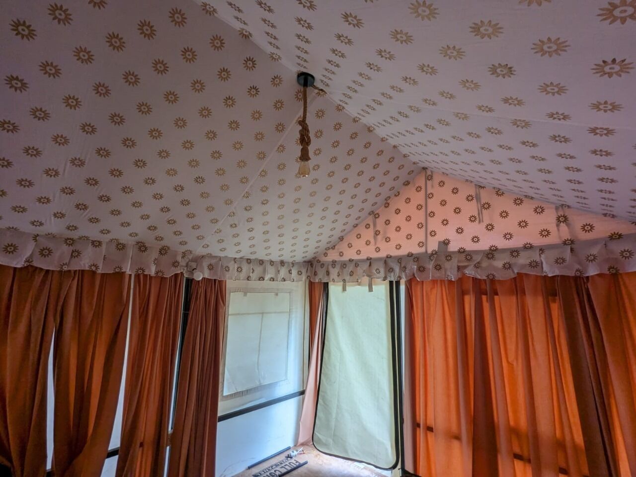 Basic Tent | Interior
