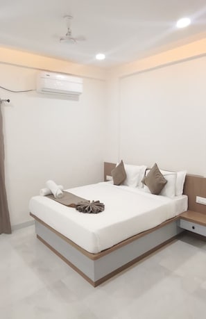 WiFi (free) - Jayesh Lodging (Malthan)