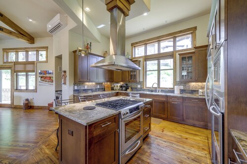 Stunning Eagle-vail Escape! Mtn Views + Deck