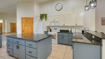 Casa (3 Bedrooms) | Interior