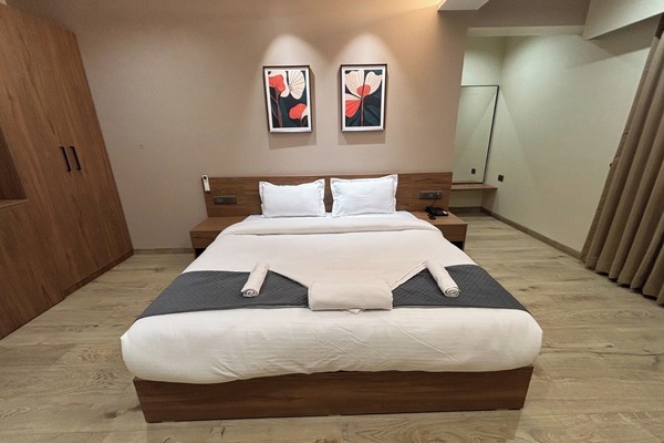 Family Room, City View | Premium bedding, memory foam beds, minibar, desk