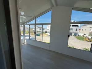 Interior - Current Mood, Studio. Parking. Beach Access. Sun Porch (Seabrook)