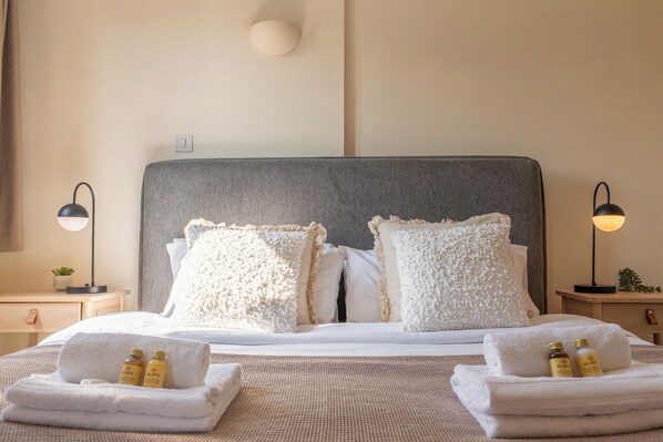 Room - Bright Kensington Apartment / Balcony / Dining for 4 (London)
