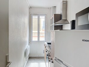 Private kitchen - Vrbo Property (Montluçon)