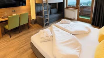 Superior Triple Room, Garden View