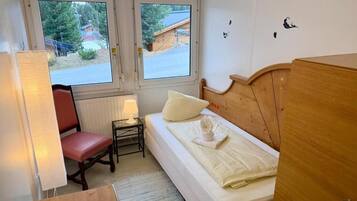 Habitación individual básica, vistas a la montaña | Wifi gratis y ropa de cama