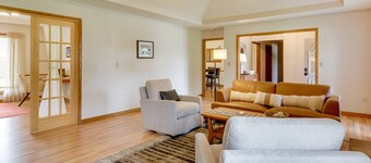 Springfield home near Trails, Shopping, Transportation