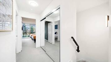 Iron/ironing board, travel cot, WiFi, bed sheets