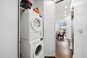 Unclassified image, 5 of 64, button - 2-Storey Townhome | CN Tower | Parking | Sleeps 10 (Toronto)