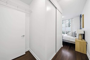 Unclassified image, 4 of 64, button - 2-Storey Townhome | CN Tower | Parking | Sleeps 10 (Toronto)
