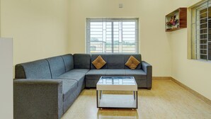 Living area - Hotel O AIIMS Bhubaneshwar (Bhubaneswar)