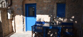 Avgonima Sunset Medvial Suite