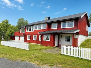 Exterior - Spacious Home in Sudndalen at the Foot of Hallingskarvet (Hol)