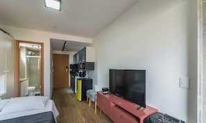 Basic Apartment - Studio in a Condominium w/ Pool and gym Eub0106 (Salvador)