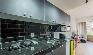 Private kitchen - Studio in a Condominium w/ Pool and gym Eub0106 (Salvador)