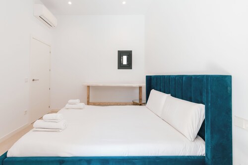 Charming 2-bedroom apartment in Eivissa's historic Old Town